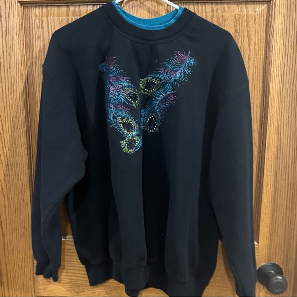 Vintage Top Stitch Black Sweatshirt – Peacock Feather Embroidery – 2XL